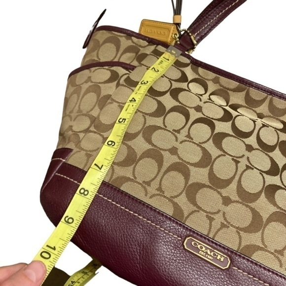 Coach Carrie Signature Logo Leather Park F23297 Brown Red Canvas Tote - Picture 3 of 13
